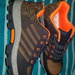 Size 12 MENS Steel Toe Work shoes NWOB